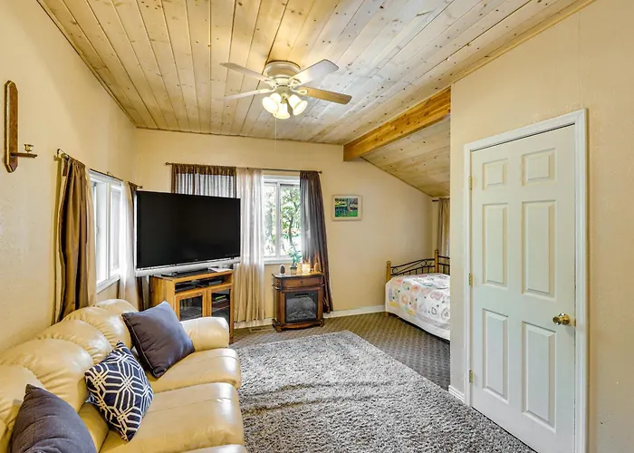4 Mi To Rainbow Lake! Cozy Forest-view Gem W/ Deck Pinetop-Lakeside