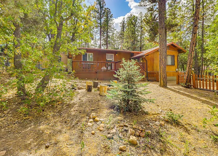 Casa vacanze 4 Mi To Rainbow Lake! Cozy Forest-view Gem W/ Deck Pinetop-Lakeside