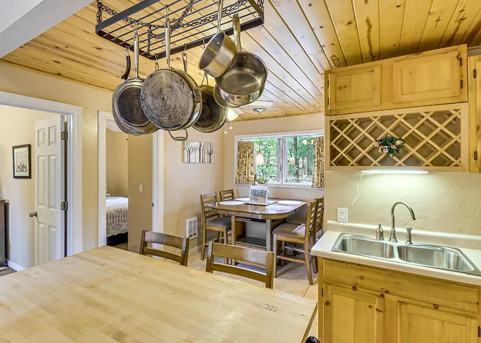 Casa vacanze 4 Mi To Rainbow Lake! Cozy Forest-view Gem W/ Deck Pinetop-Lakeside