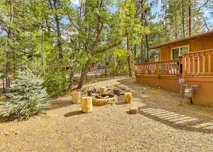 4 Mi To Rainbow Lake! Cozy Forest-view Gem W/ Deck Casa vacanze